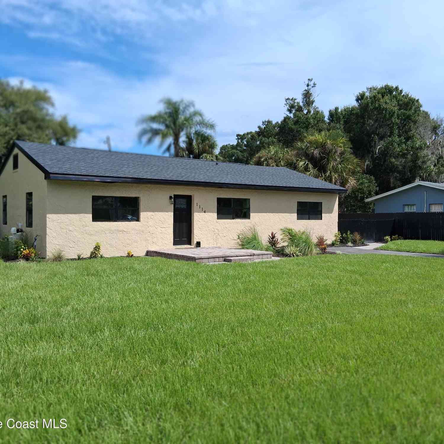 Homes For Sale - 1114 Rosa L Jones Drive<br/> Brevard County, Cocoa, FL 32922