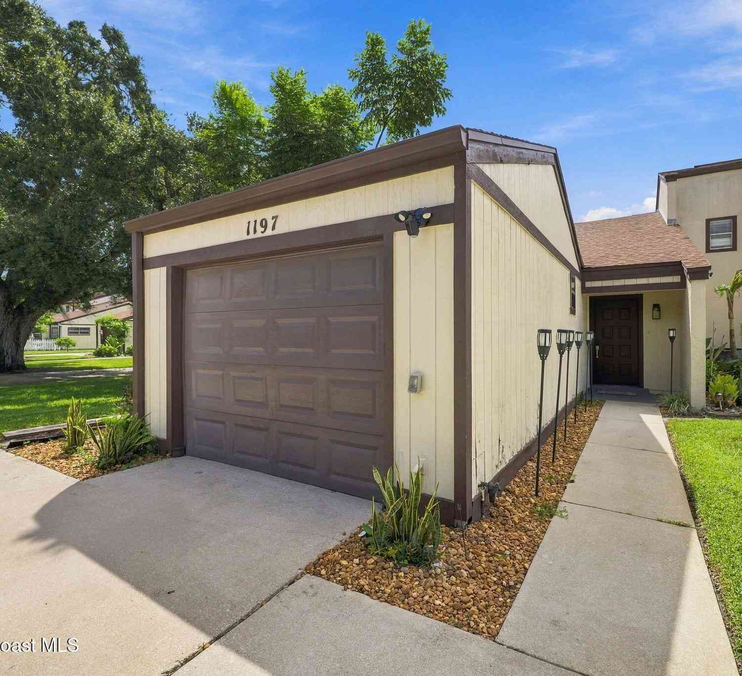 Townhouse For Sale - 1197 Saint Andrews Drive<br/> Brevard County, Rockledge, FL 32955