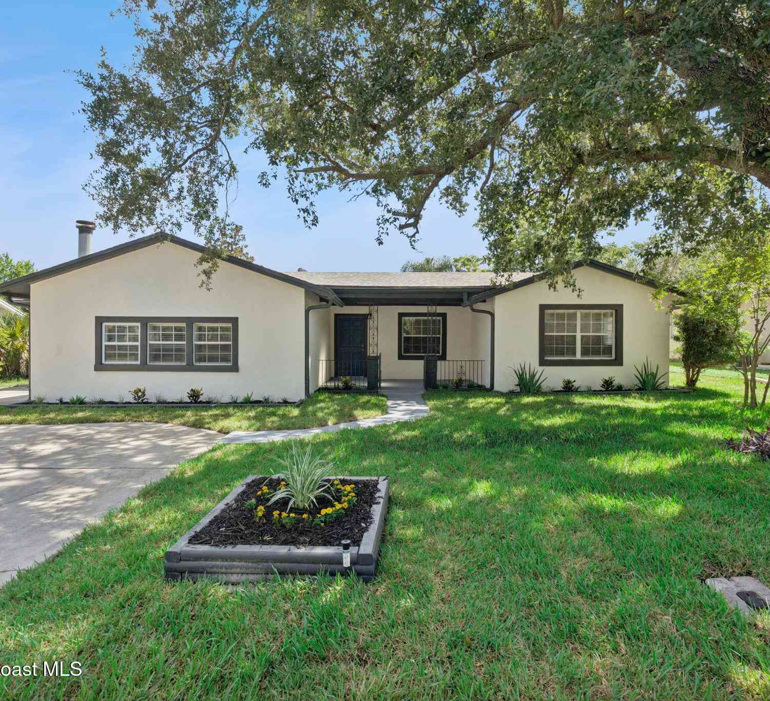 Homes For Sale - 1033 Crystal Bowl Circle<br/> Casselberry, FL 32707