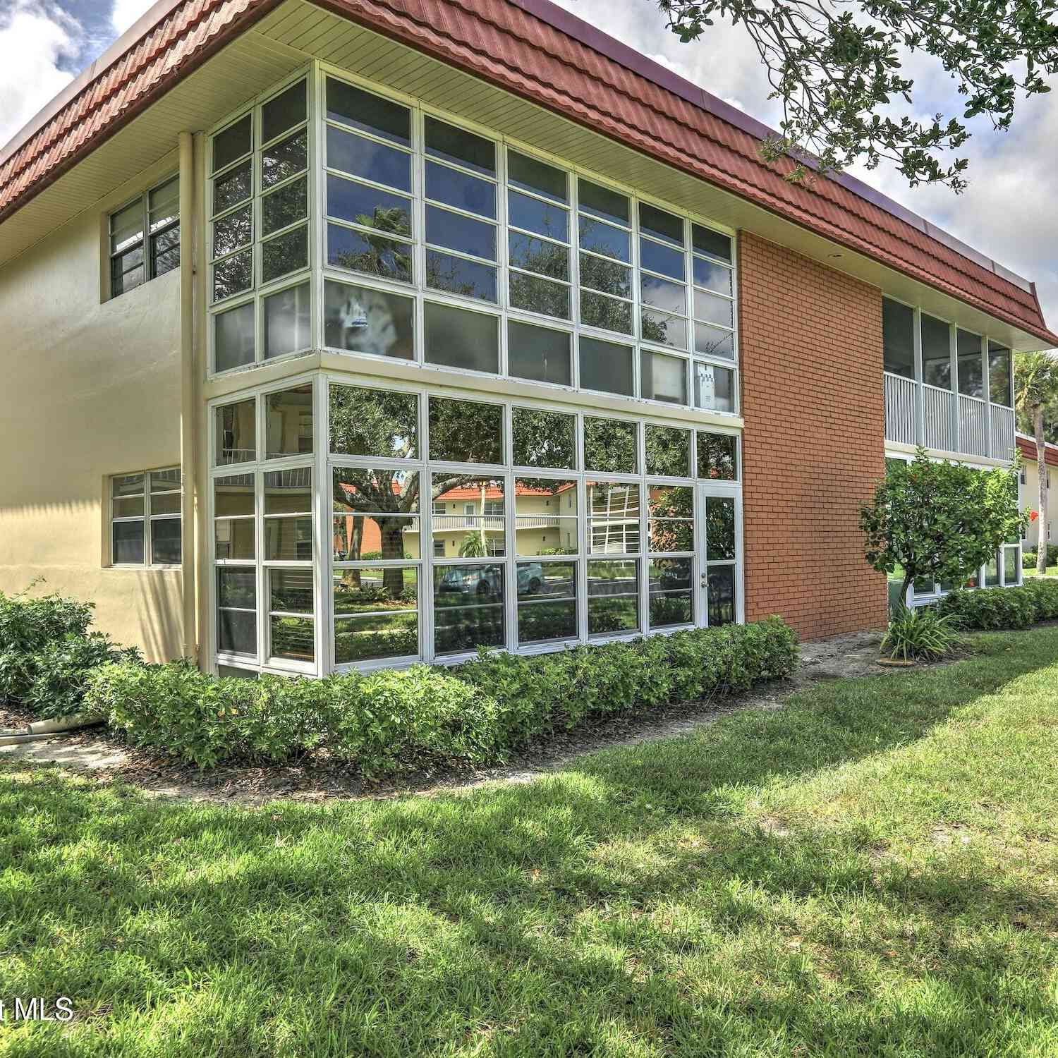 Condo For Sale - 46 Woodland Drive #106<br/> Vero Beach, FL 32962