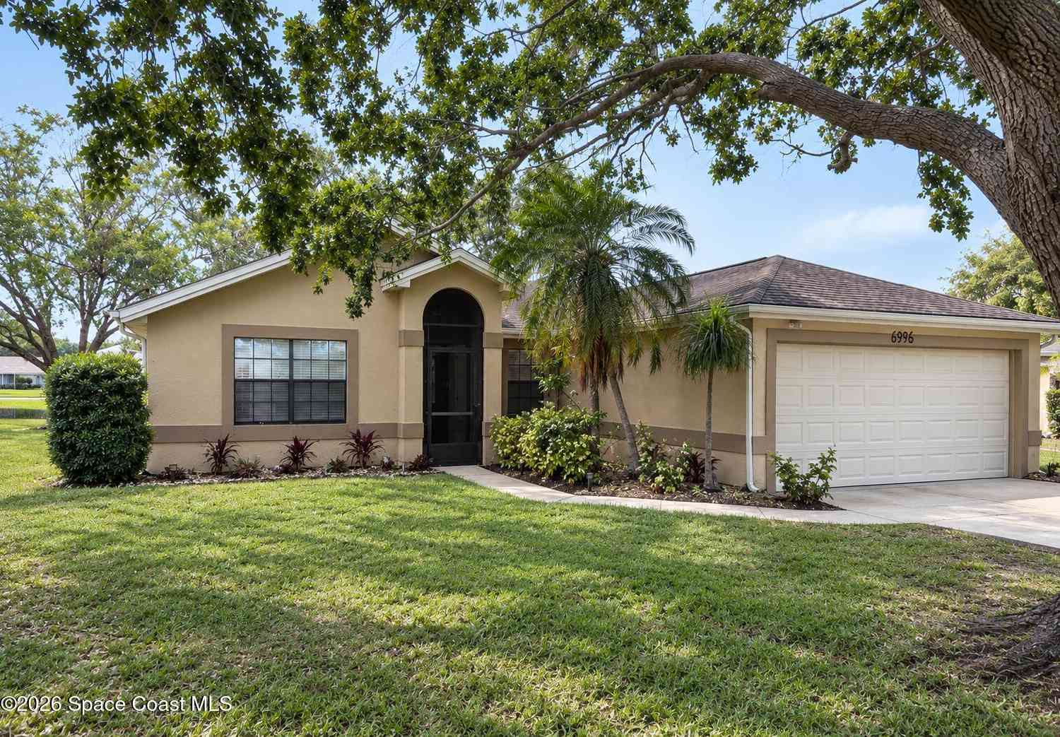 Homes For Sale - 6946 Hammock Lakes Drive<br/> Brevard County, Melbourne, FL 32940