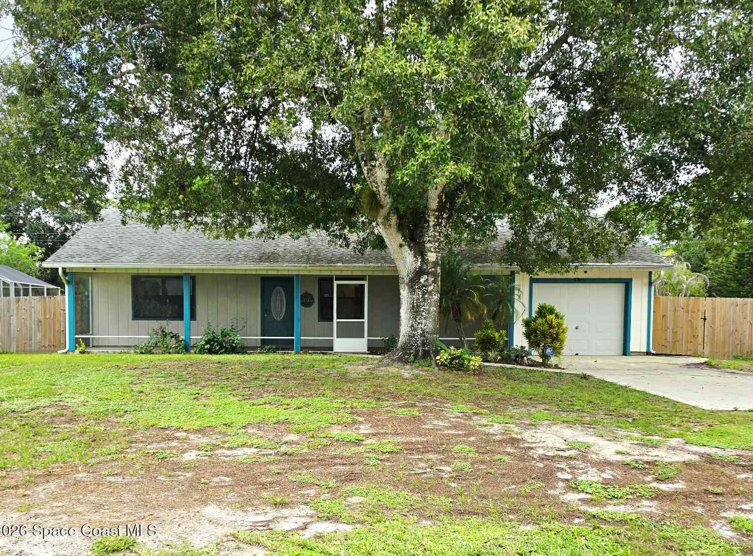 Homes For Sale - 8225 97th Court<br/> Indian River County, Vero Beach, FL 32967