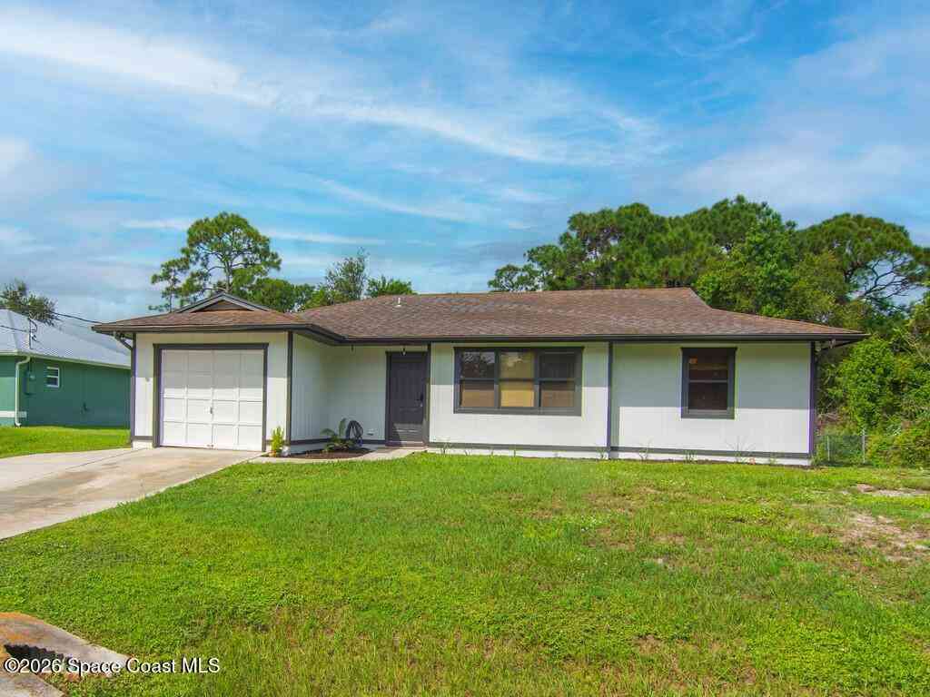 Homes For Sale - 5717 Birch Drive<br/> Fort Pierce, FL 34982