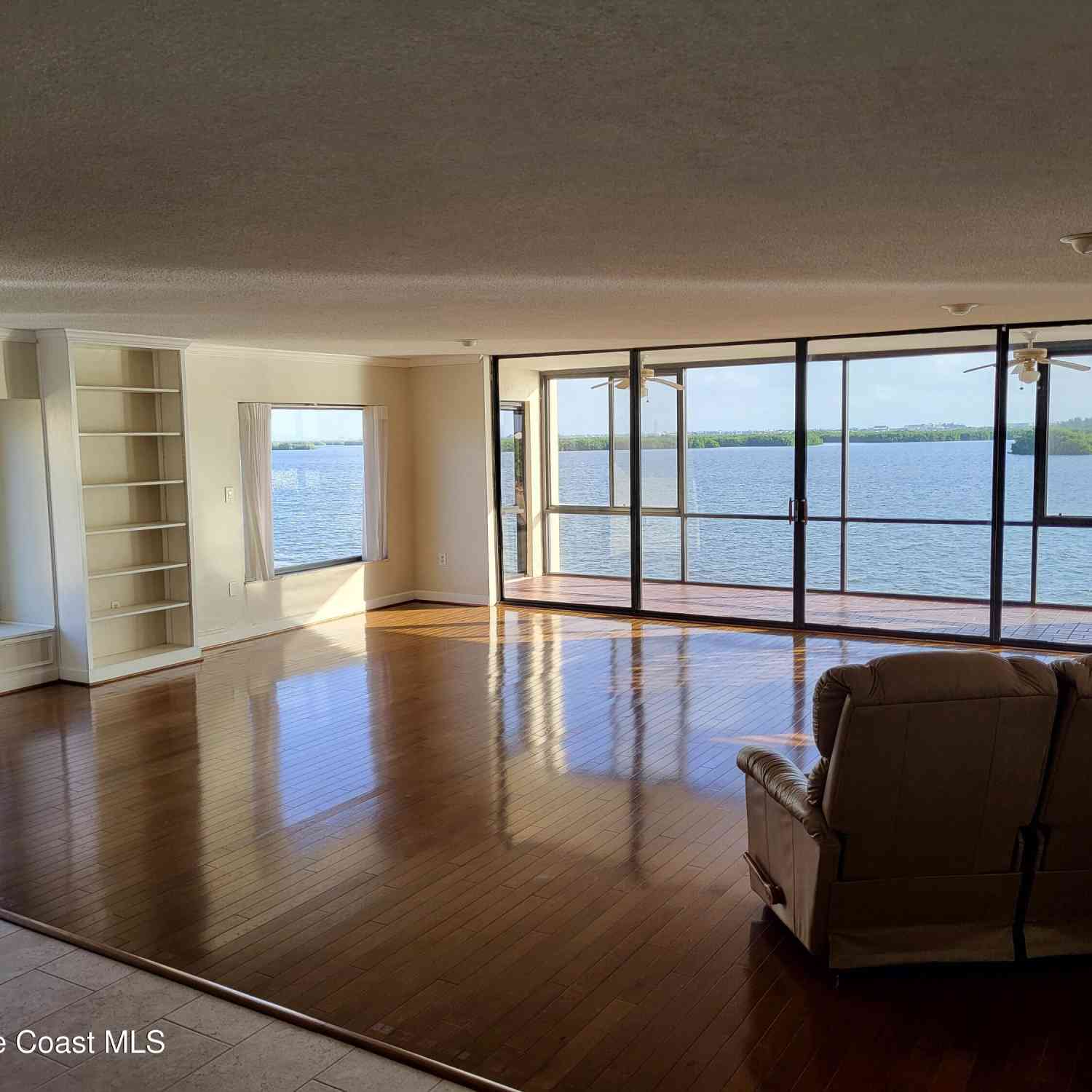 Condo For Sale - 1825 Minutemen Causeway #306<br/> Cocoa Beach, FL 32931