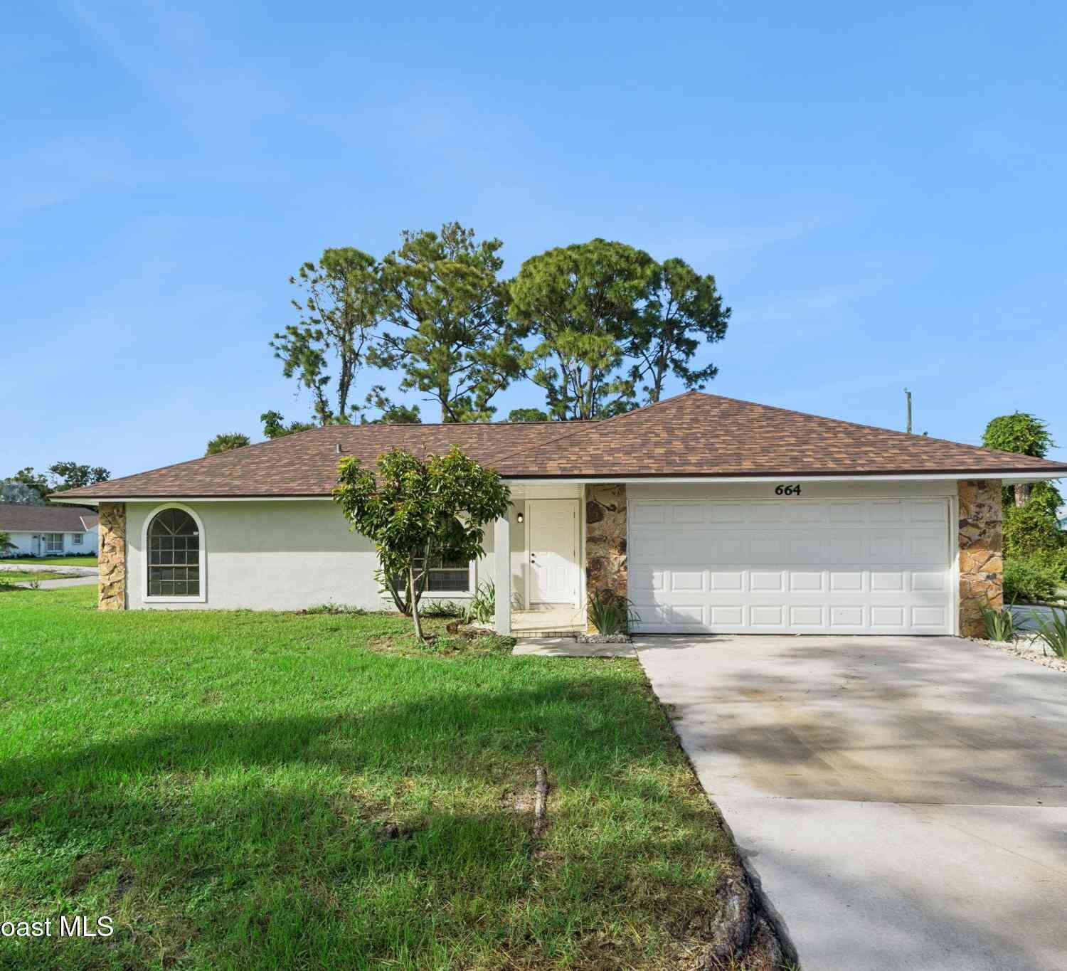 Homes For Sale - 664 25th Street<br/> Vero Beach, FL 32962