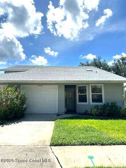 Townhouse For Sale - 936 Meadow View Drive #B<br/> Port Orange, FL 32127