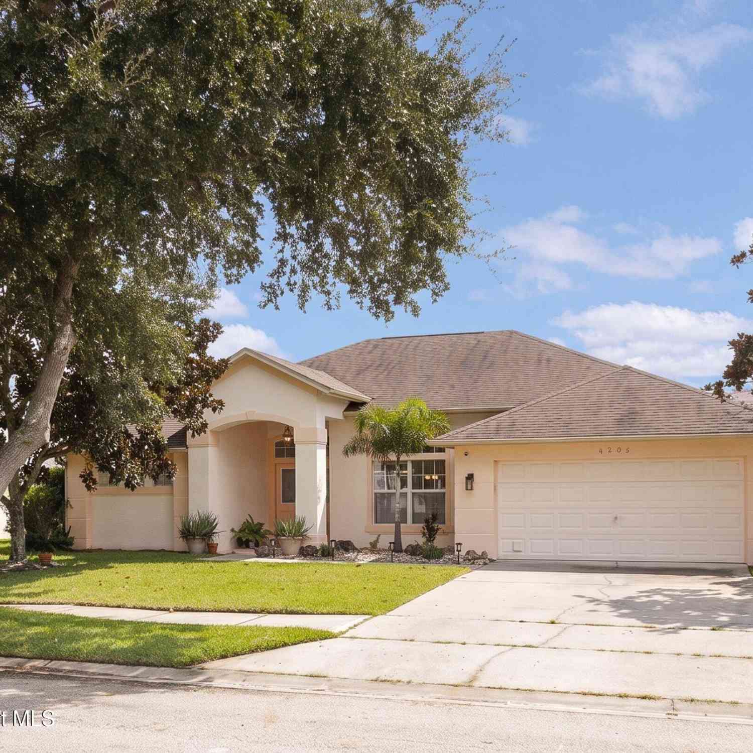 Homes For Sale - 4205 Long Leaf Drive<br/> Melbourne, FL 32940