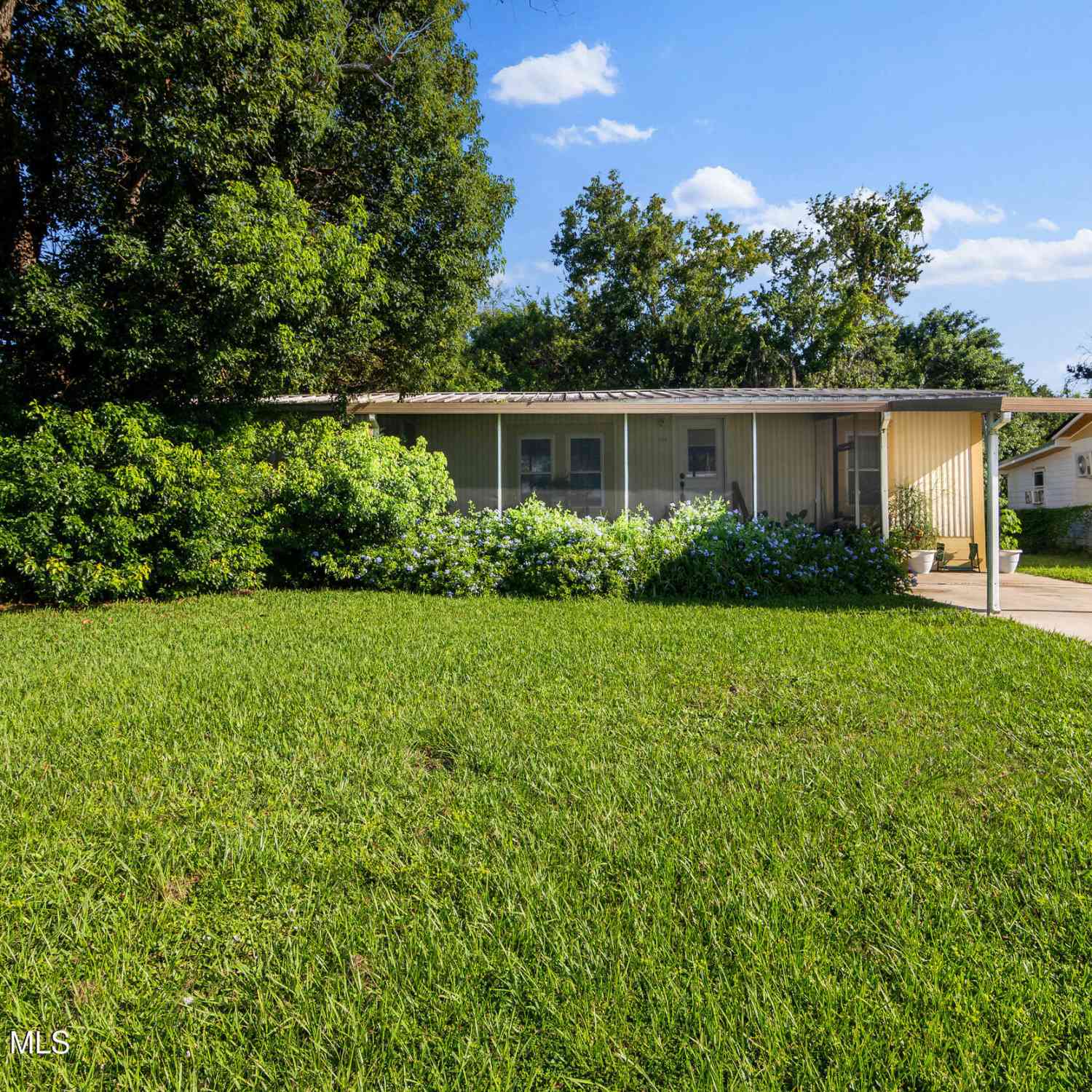 Mobile Home For Sale - 2424 Elsie Circle<br/> Brevard County, Cocoa, FL 32922
