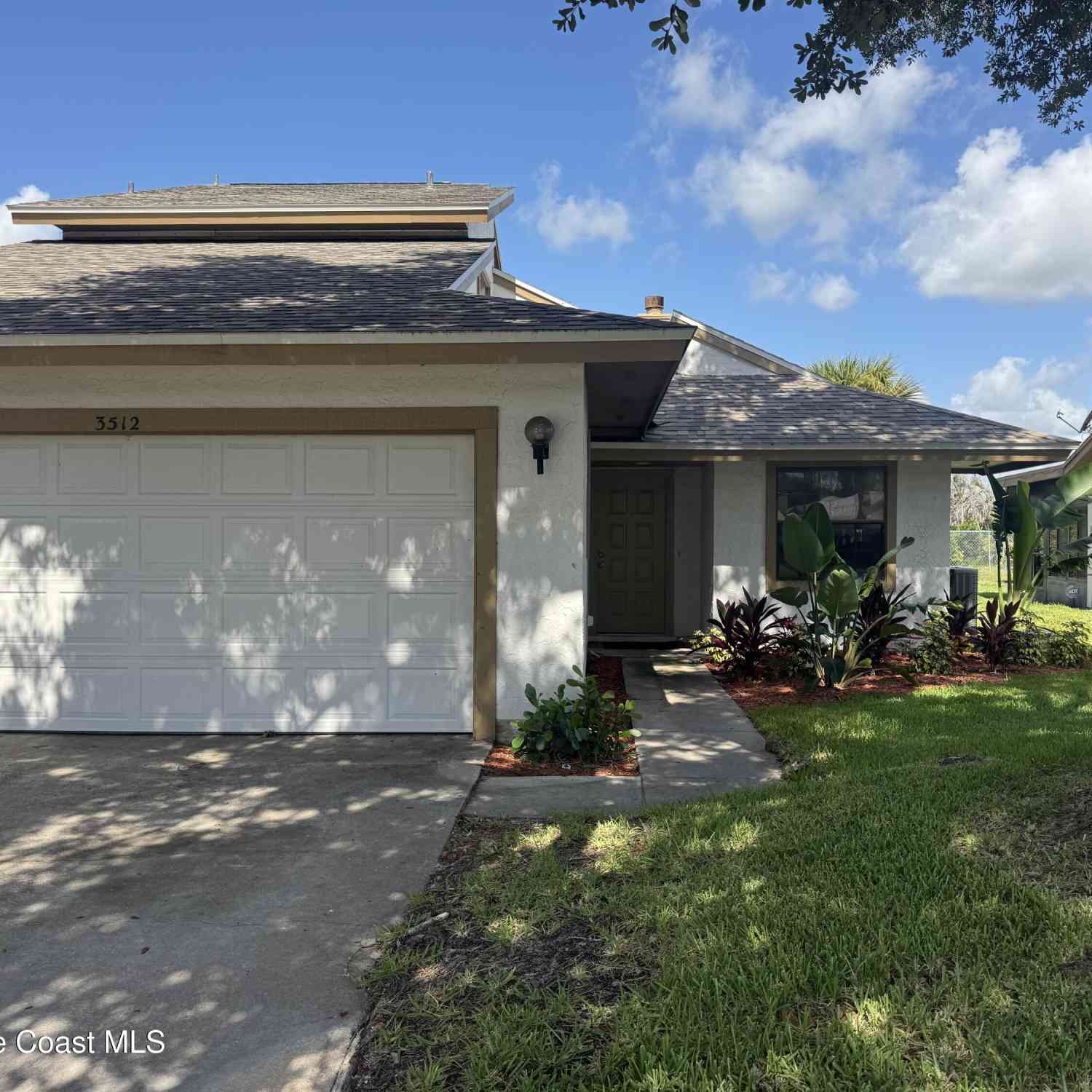 Homes For Sale - 3512 Sandpiper Lane<br/> Melbourne, FL 32935