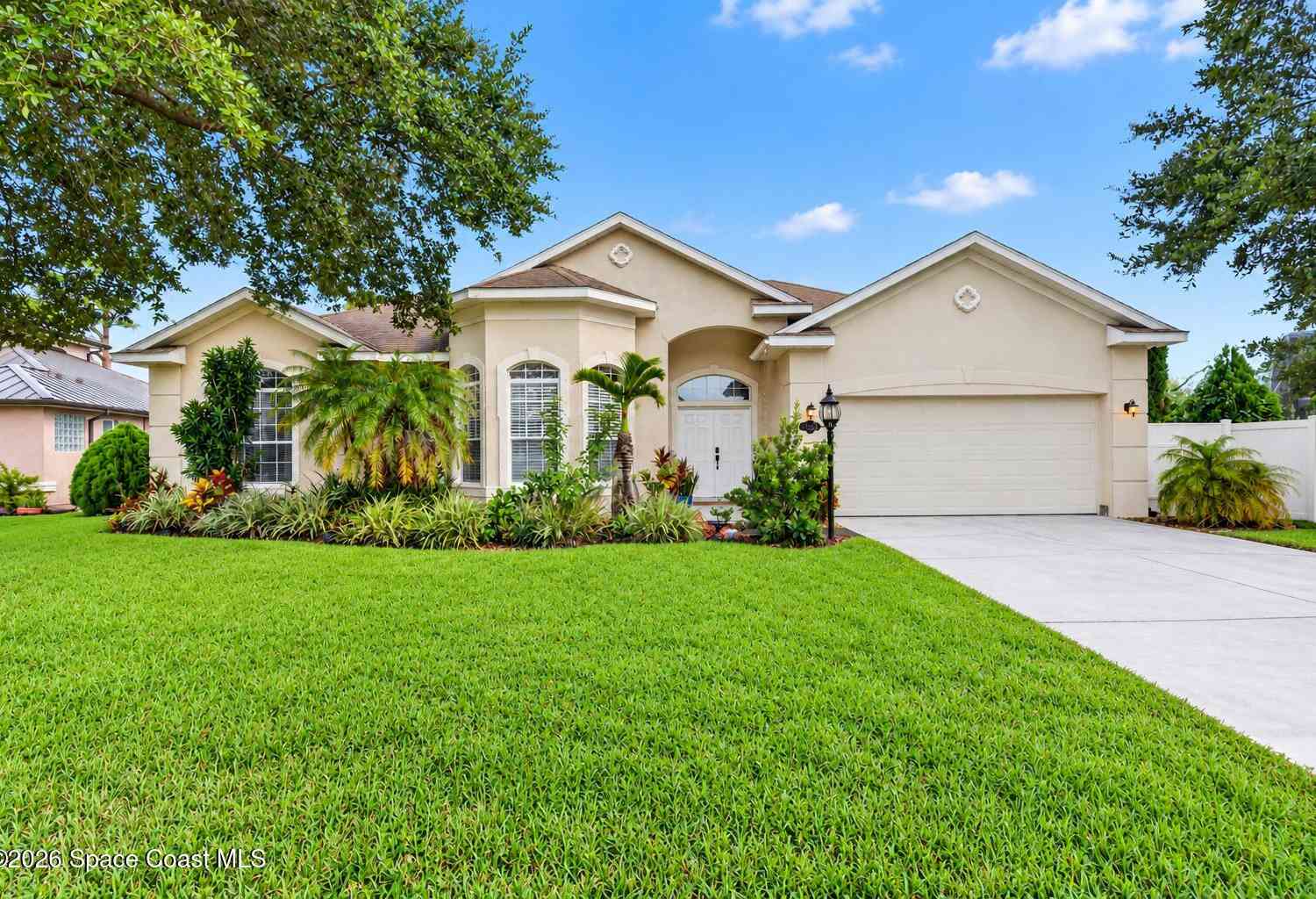 Homes For Sale - 1732 Banaghen Way<br/> Melbourne, FL 32940