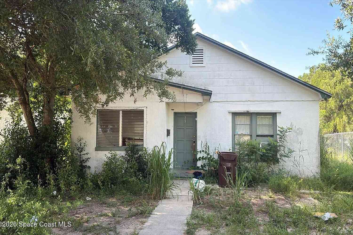 Homes For Sale - 23 W Sessoms Avenue<br/> Lake Wales, FL 33853