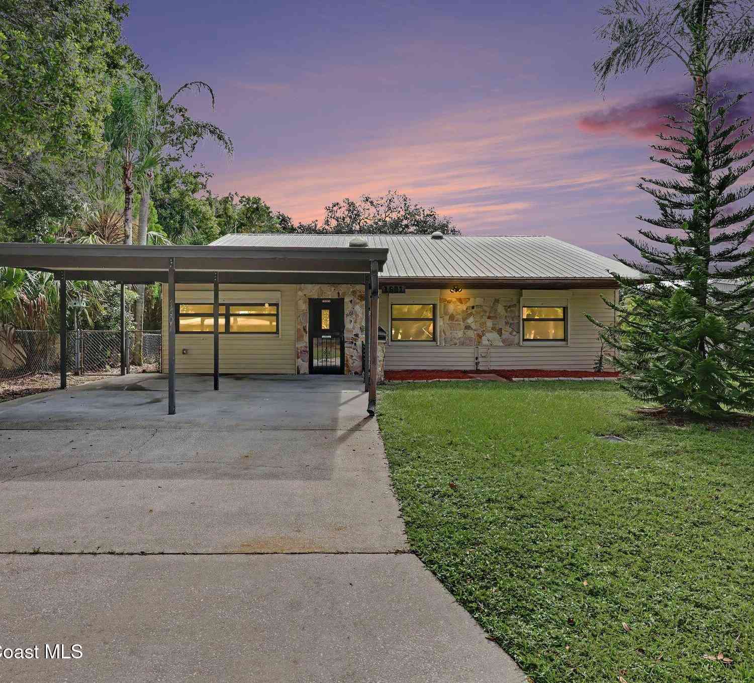 Homes For Sale - 1601 Norman Drive<br/> Melbourne, FL 32901