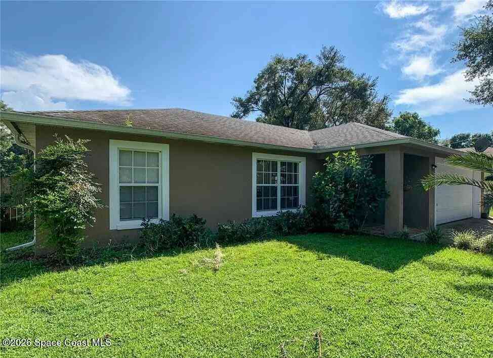 Homes For Sale - 1140 5th Street<br/> Orange City, FL 32763