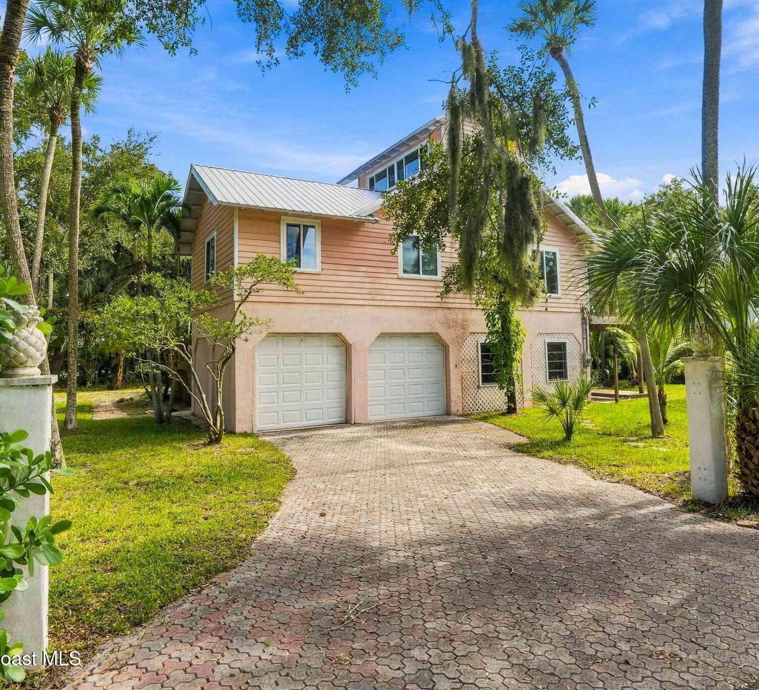 Homes For Sale - 385 Live Oak Drive<br/> Vero Beach, FL 32963