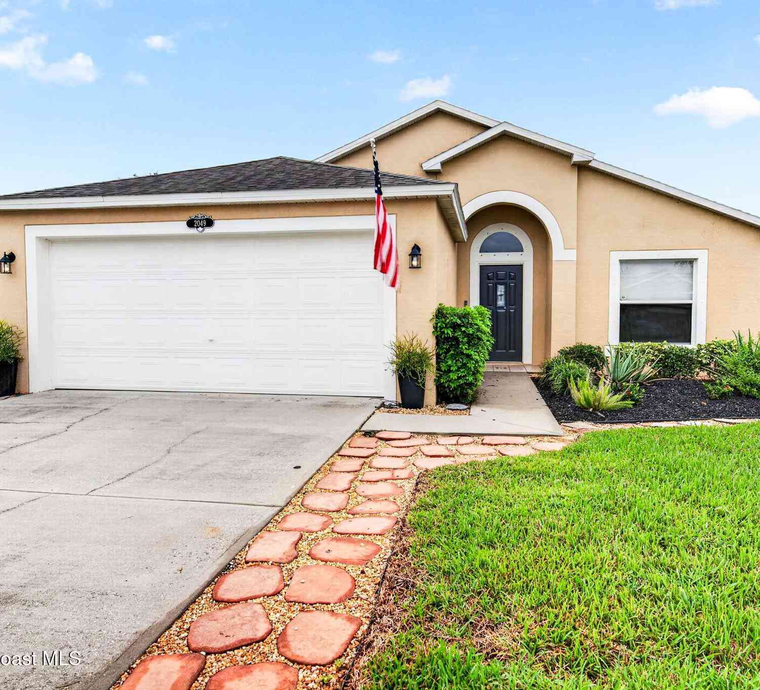 Homes For Sale - 2049 Caledonia Place<br/> Melbourne, FL 32940