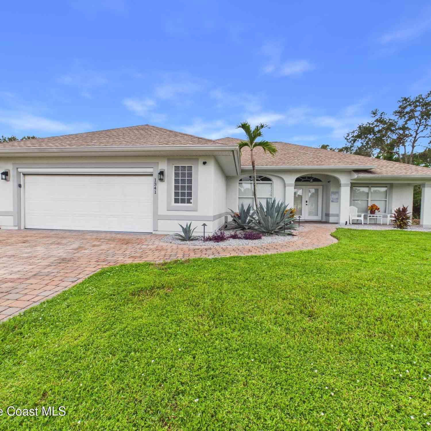 Homes For Sale - 1341 Laconia Street<br/> Sebastian, FL 32958