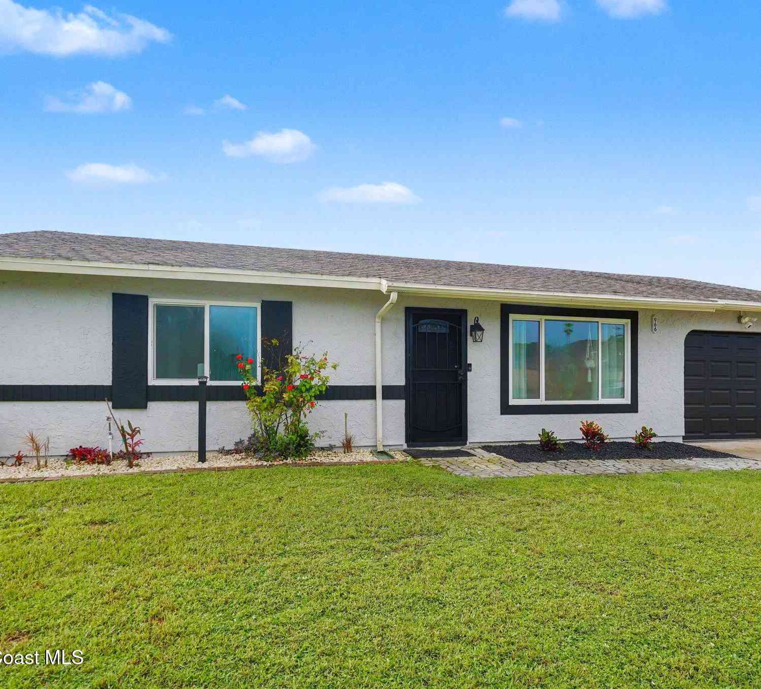 Homes For Sale - 966 Cotorro Road<br/> Palm Bay, FL 32909
