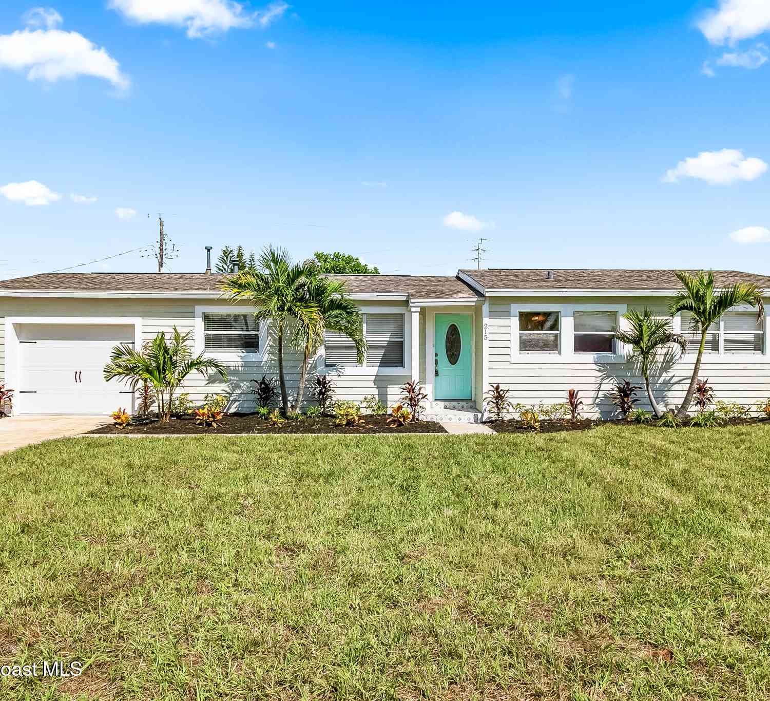 Homes For Sale - 215 NE 2nd Street<br/> Satellite Beach, FL 32937
