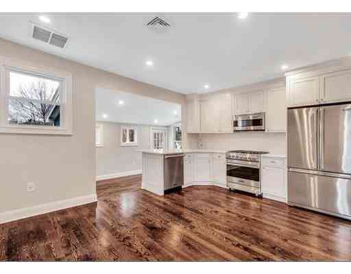 Condo For Rent - 31 Oak #2<br/> Wellesley, MA 02482