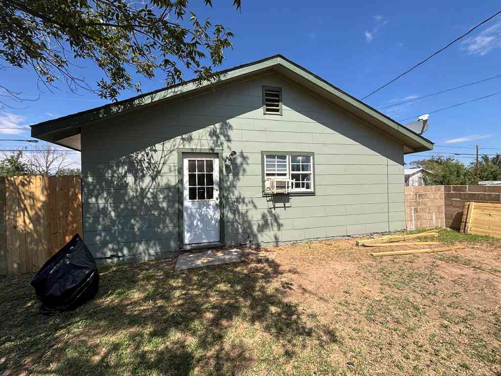 Apartment For Rent - 1009 15th St #B<br/> Big Spring, TX 79720