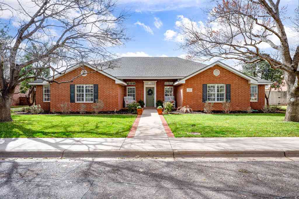 Homes For Sale - 729 Pinehurst Dr<br/> Midland County, Midland, TX 79705