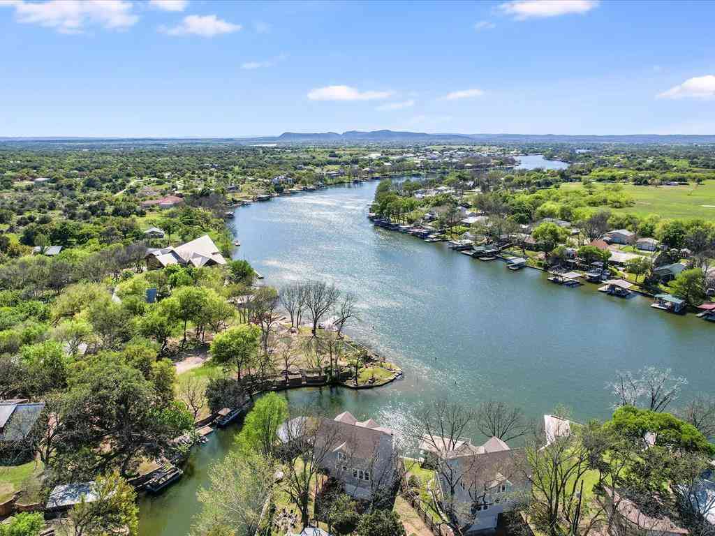 Homes For Sale - 1332 S Lakeside Dr<br/> Burnet, TX 78611