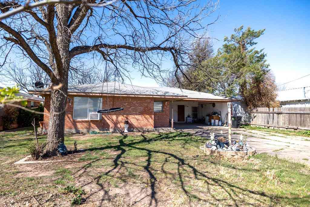 Homes For Sale - 306 Hickory St<br/> Roscoe, TX 79545