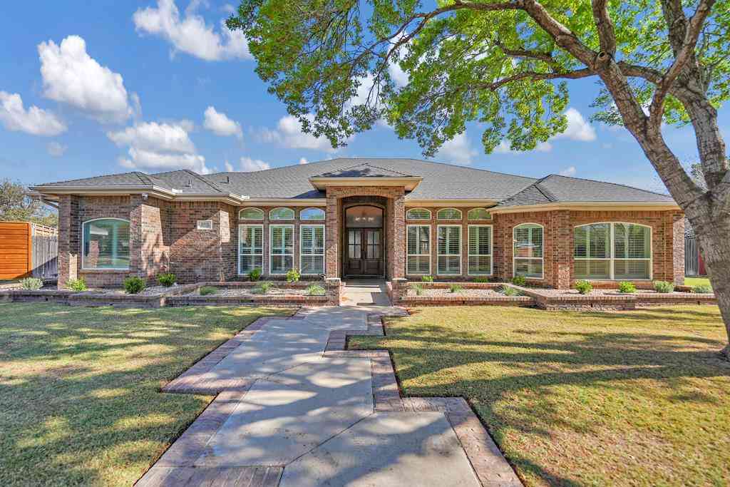 Homes For Sale - 5400 Hillcrest Court<br/> Midland County, Midland, TX 79707