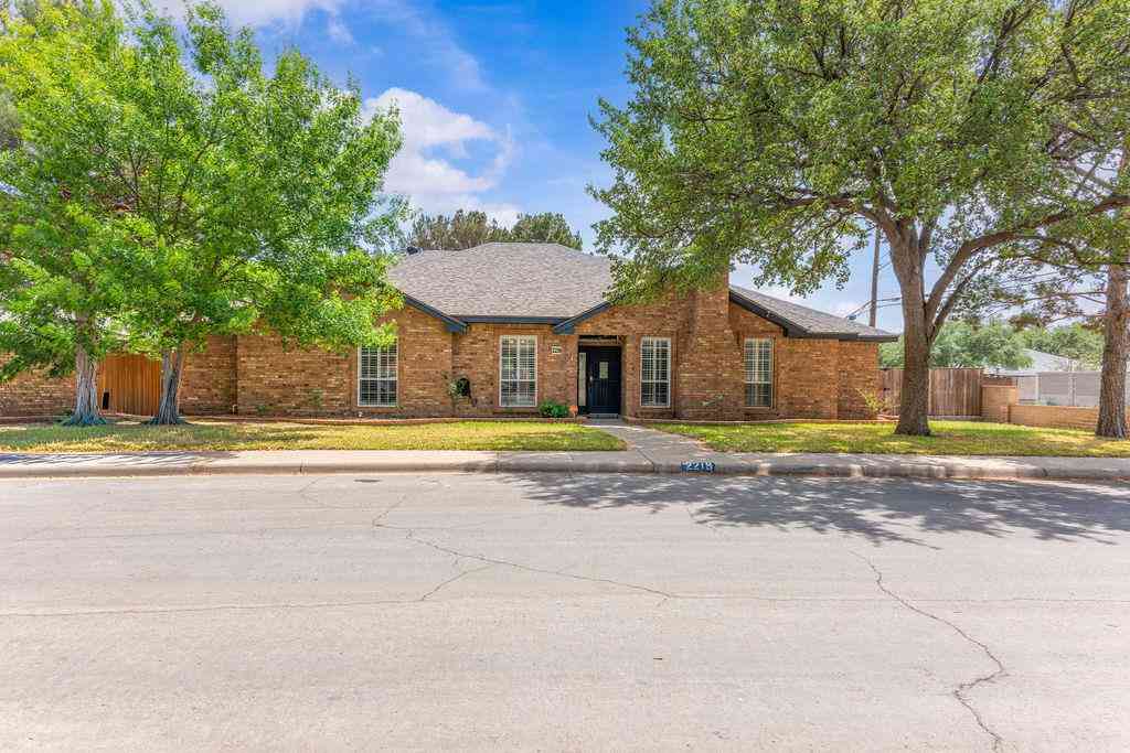 Homes For Sale - 2219 Southampton Lane<br/> Midland County, Midland, TX 79705