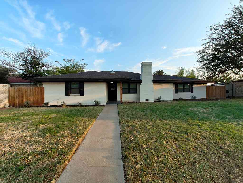 Homes For Rent - 2404 Northtown Court<br/> Midland, TX 79705