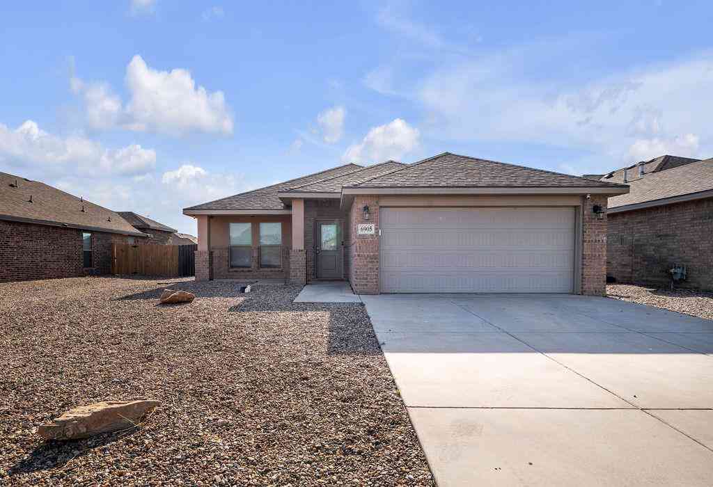 Homes For Sale - 6905 Lone Star Lane<br/> Midland, TX 79705