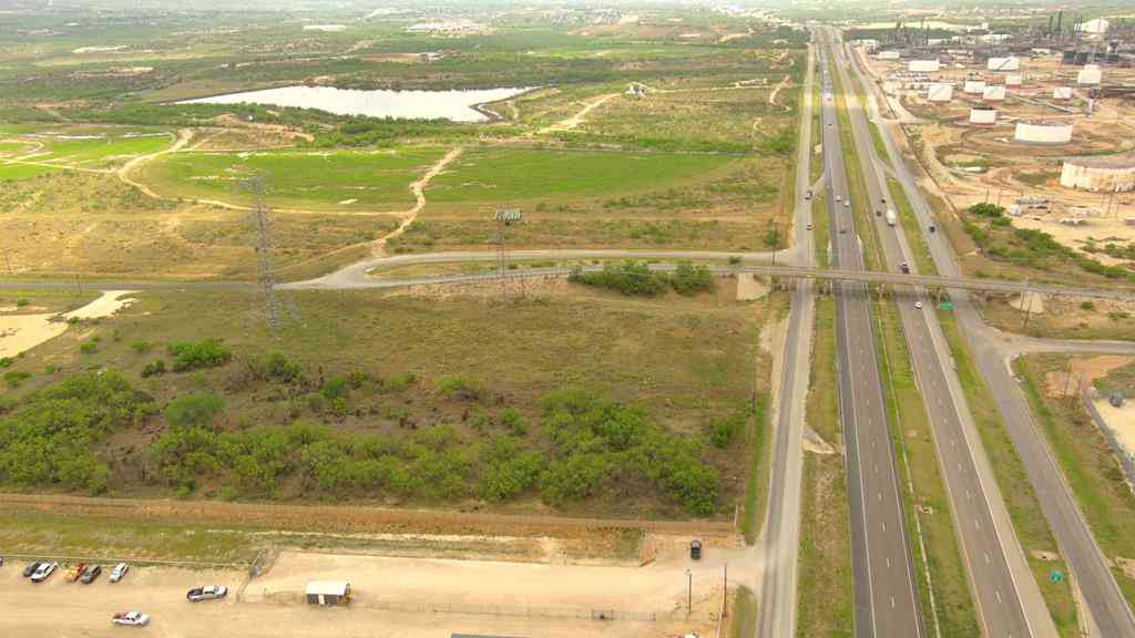 Vacant Land For Sale - 5100 S Service Rd<br/> Howard County, Big Spring, TX 79720