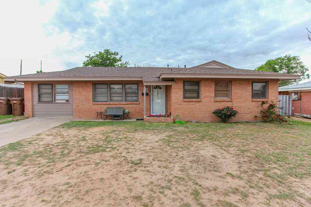 Homes For Sale - 3203 Cornell Ave<br/> Howard County, Big Spring, TX 79720