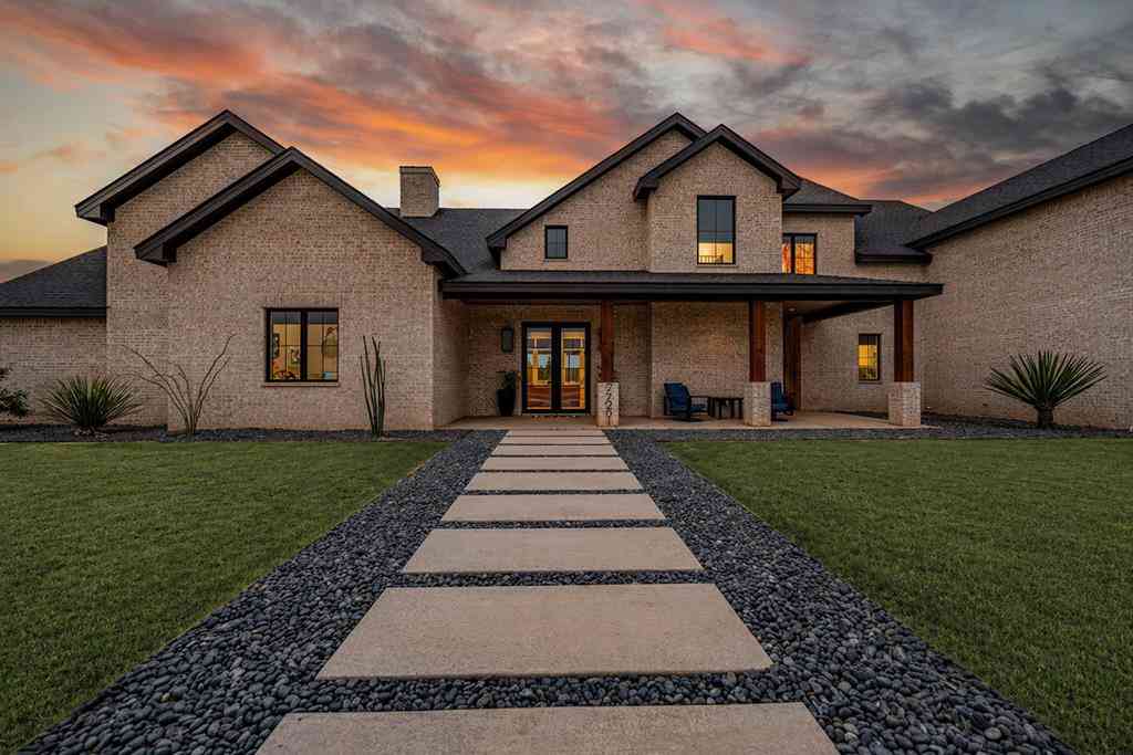 Homes For Sale - 7201 County Rd 111<br/> Midland, TX 79706