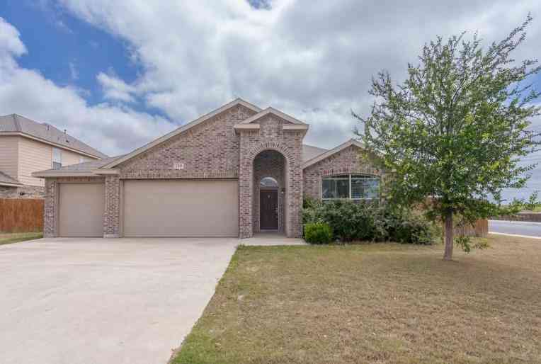 Homes For Sale - 2300 Sky View<br/> Midland County, Midland, TX 79705