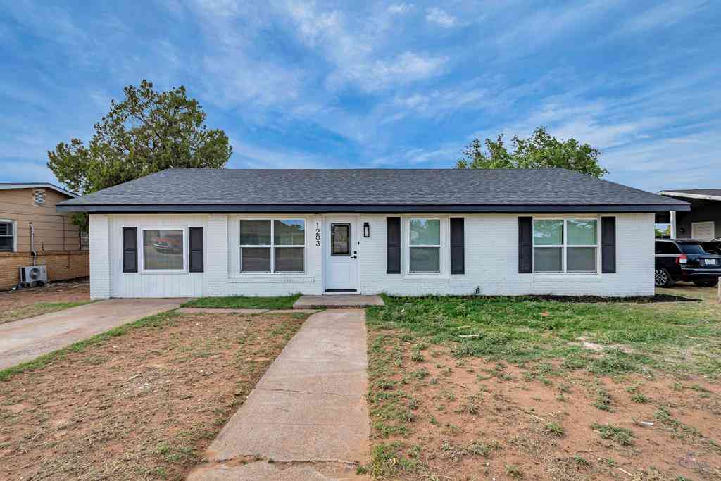 Homes For Sale - 1203 E Parker Ave<br/> Midland County, Midland, TX 79701
