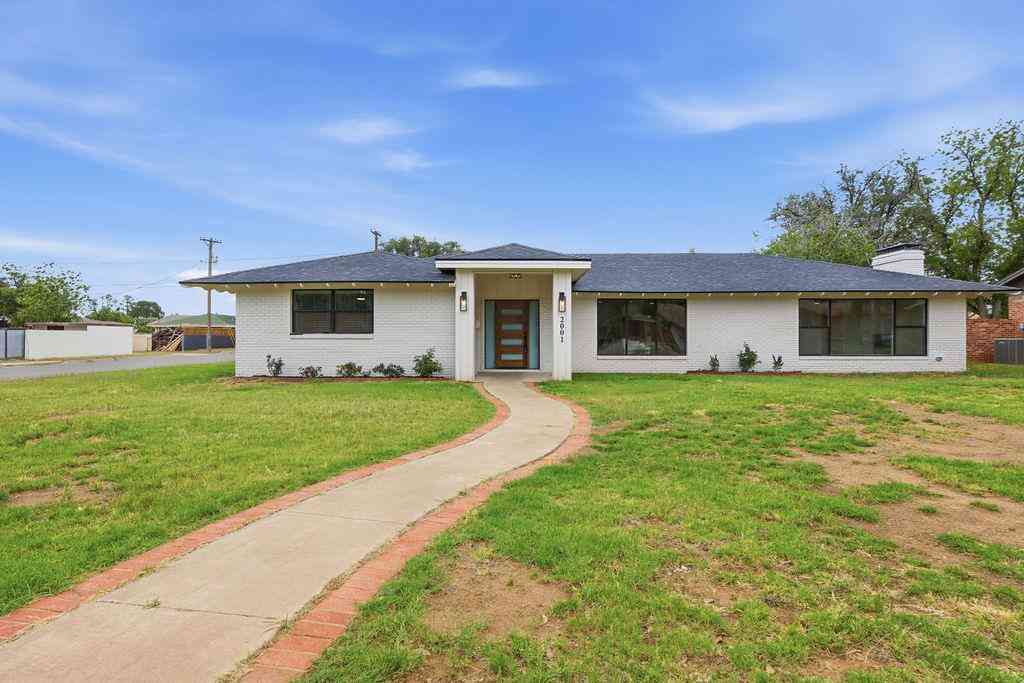 Homes For Sale - 2001 Country Club Dr<br/> Midland County, Midland, TX 79704