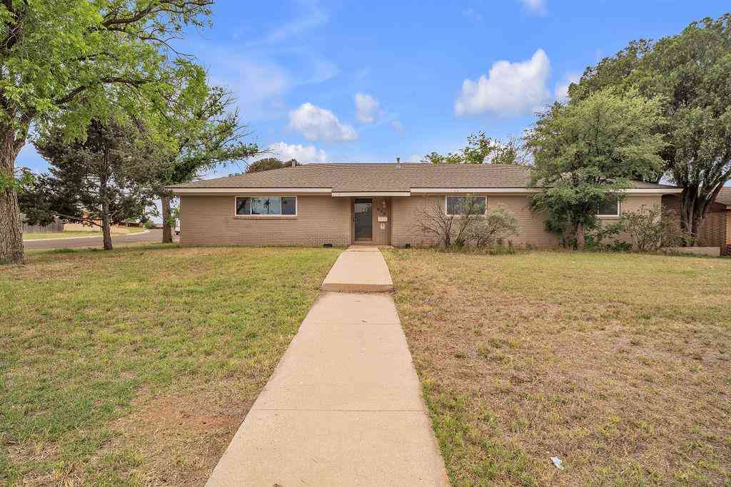 Homes For Sale - 620 Colgate Ave<br/> Howard County, Big Spring, TX 79720