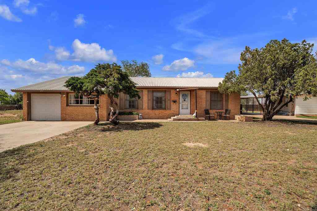 Homes For Sale - 1603 Sycamore<br/> Howard County, Big Spring, TX 79720