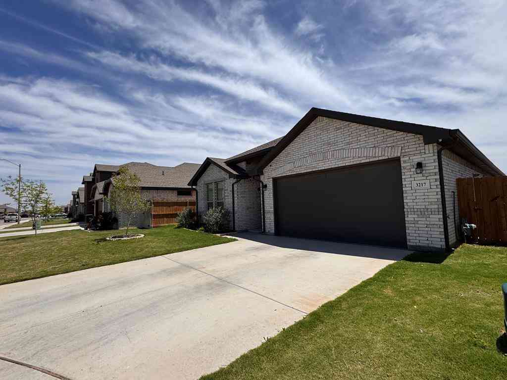 Homes For Rent - 3217 Blue Quail Ct<br/> Midland, TX 79705