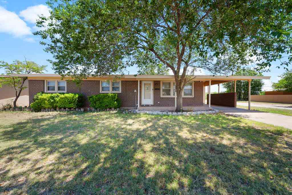 Homes For Sale - 2400 Alabama<br/> Big Spring, TX 79720