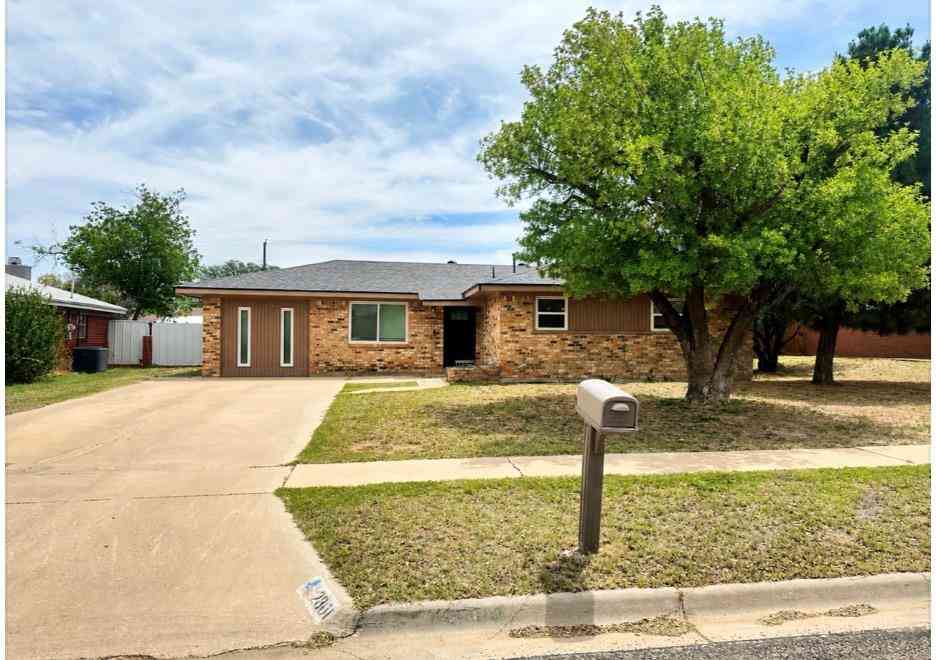 Homes For Sale - 2601 Larry Dr<br/> Big Spring, TX 79720