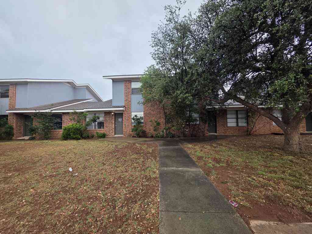 Townhouse For Rent - 4403 Crockett Ave #A<br/> Midland, TX 79703