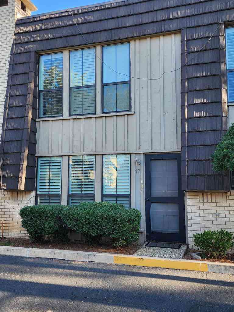 Homes For Sale - 2100 W Wadley Ave #L-17<br/> Midland County, Midland, TX 79705