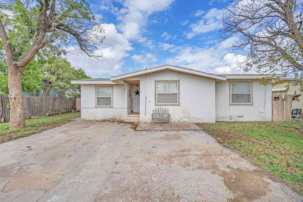 Homes For Sale - 205 Holly Dr<br/> Midland, TX 79703