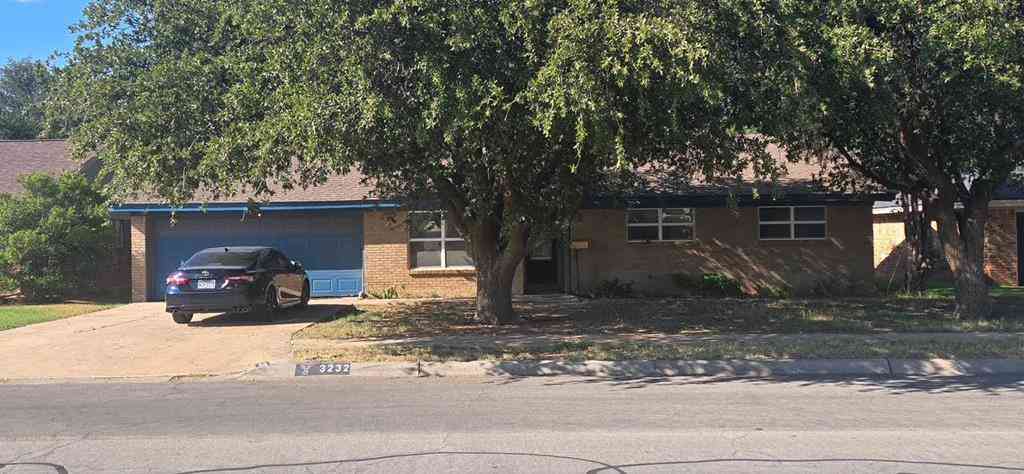 Homes For Sale - 3232 W Dengar Ave<br/> Midland, TX 79705