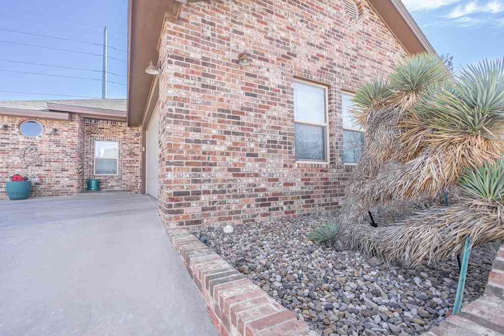 Homes For Sale - 5209 Ellen Jayne Way<br/> Midland, TX 79707