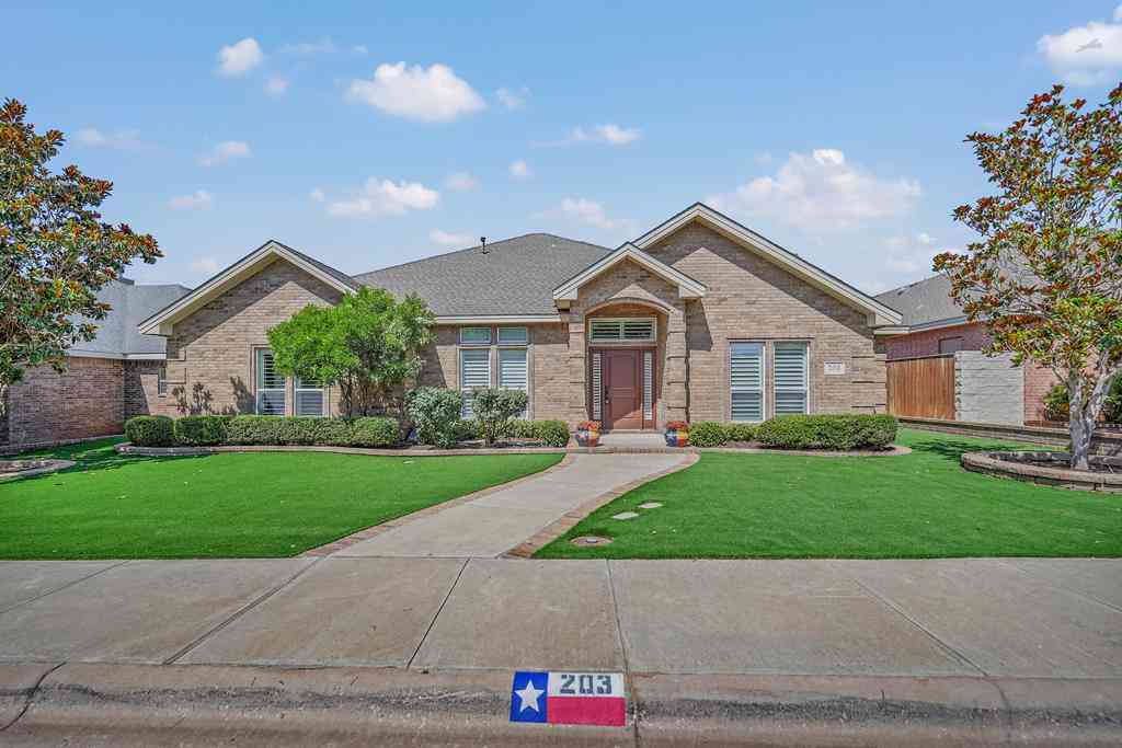 Homes For Sale - 203 Skywood Circle<br/> Midland, TX 79705