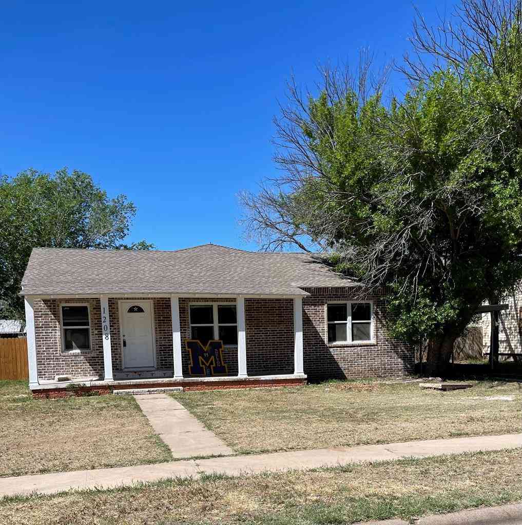 Homes For Sale - 1208 W Tennessee Ave<br/> Midland, TX 79701