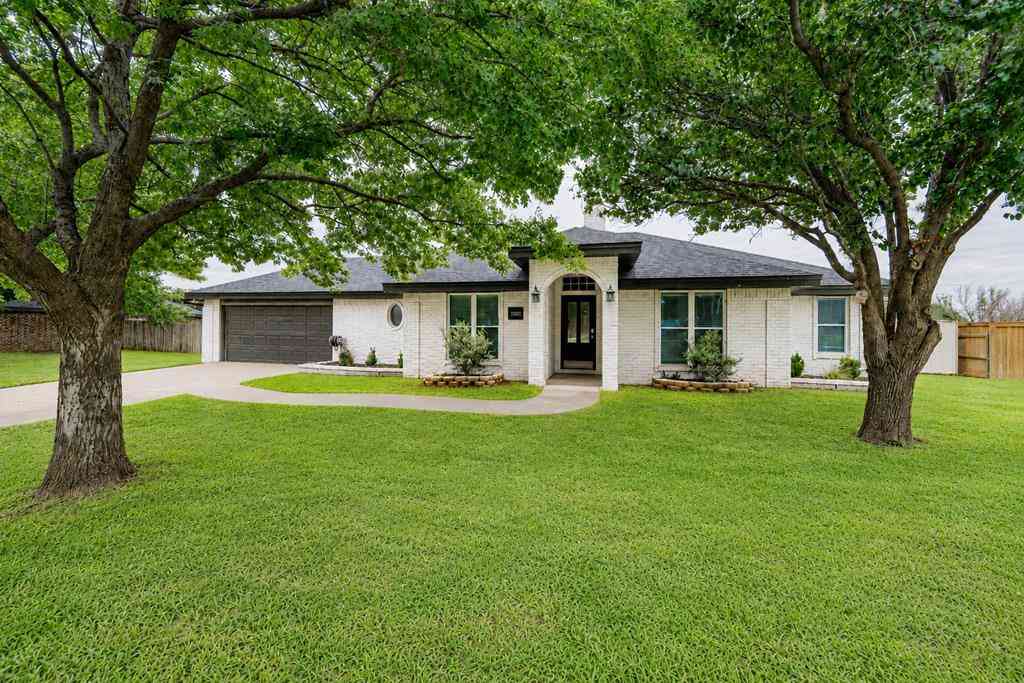 Homes For Sale - 10901 County Rd 109<br/> Midland, TX 79706